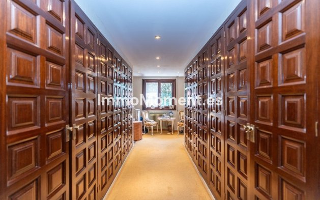 Wiederverkauf - Villa - Marbella - Marbesa