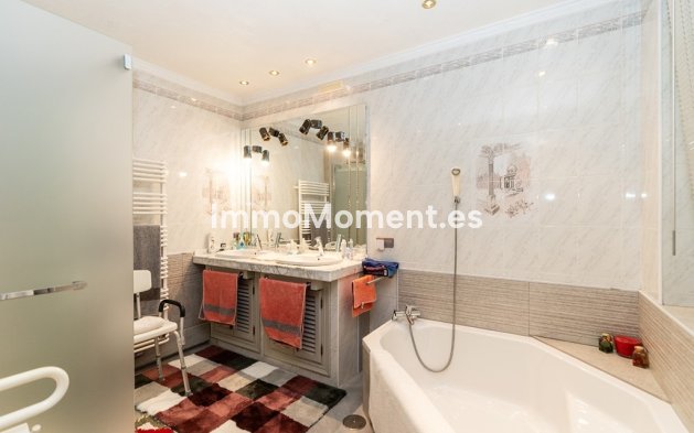 Wiederverkauf - Villa - Marbella - Marbesa