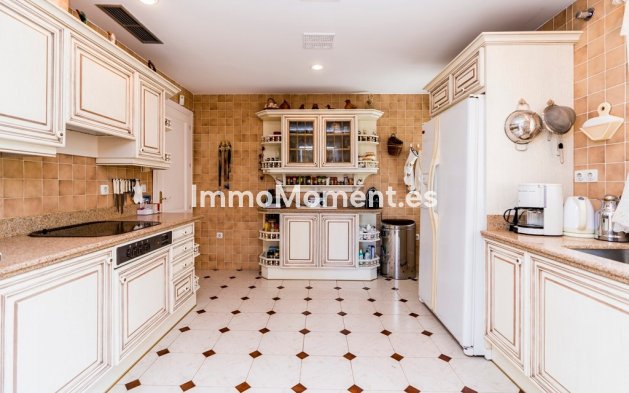 Wiederverkauf - Villa - Marbella - Marbella Centro