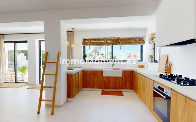 Bestaande woning - Villa - Estepona  - Estepona Centro