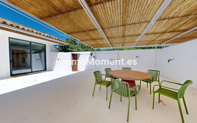 Bestaande woning - Villa - Estepona  - Estepona Centro