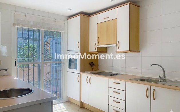 Wiederverkauf - Villa - Marbella - Guadalmina Alta