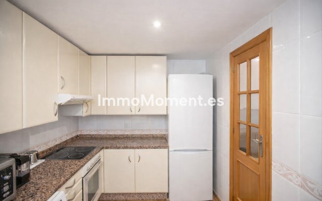 Resale - Apartment - Marbella - Guadalmina Alta