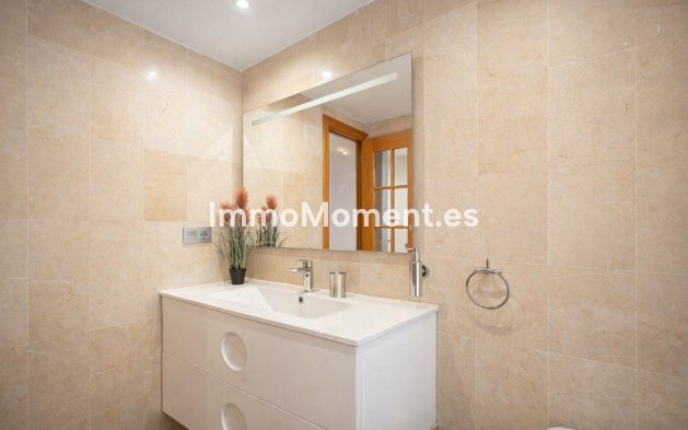 Resale - Apartment - Marbella - Guadalmina Alta