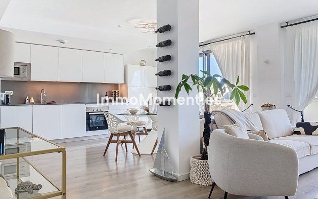 Resale - Apartment - Estepona - Estepona Centro