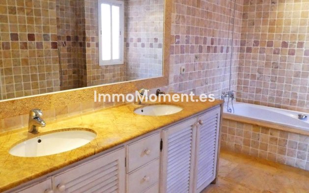 Wiederverkauf - Wohnung - Marbella - Guadalmina Baja