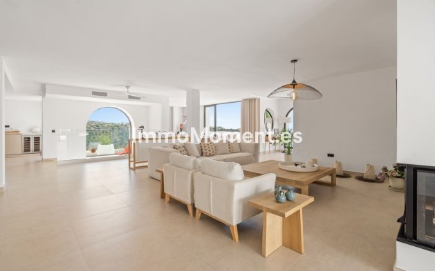 Wiederverkauf - Villa - Marbella - Nueva Andalucía