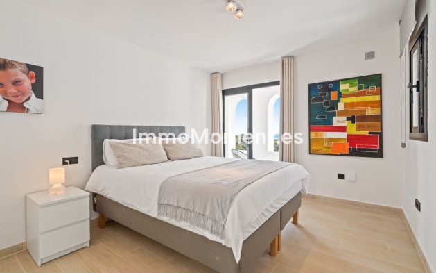 Wiederverkauf - Villa - Marbella - Nueva Andalucía