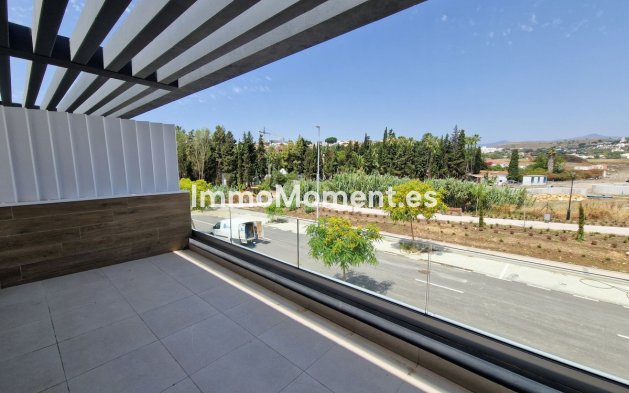 Resale - Villa - Estepona - Atalaya