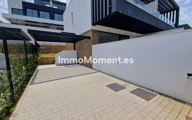 Resale - Villa - Estepona - Atalaya