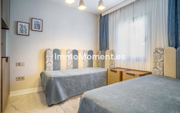Revente - Appartement - Marbella - Nueva Andalucía