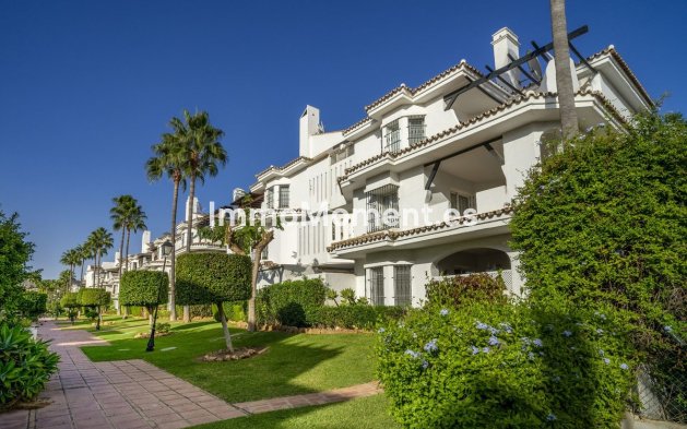 Revente - Appartement - Marbella - Nueva Andalucía