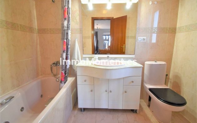 Wiederverkauf - Villa - Orihuela - Villamartin