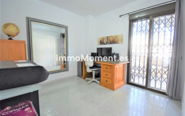 Wiederverkauf - Villa - Orihuela - Villamartin