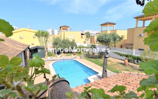 Wiederverkauf - Villa - Orihuela - Villamartin