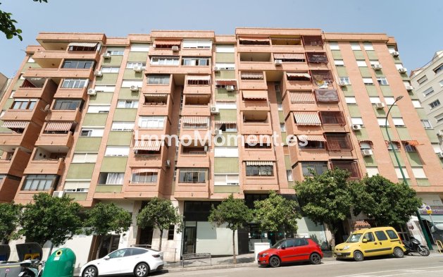 Resale - Apartment - Málaga - Málaga Centro
