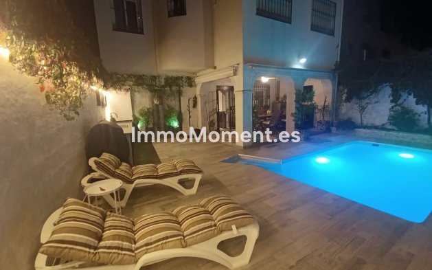 Resale - Townhouse - Estepona - Estepona Centro