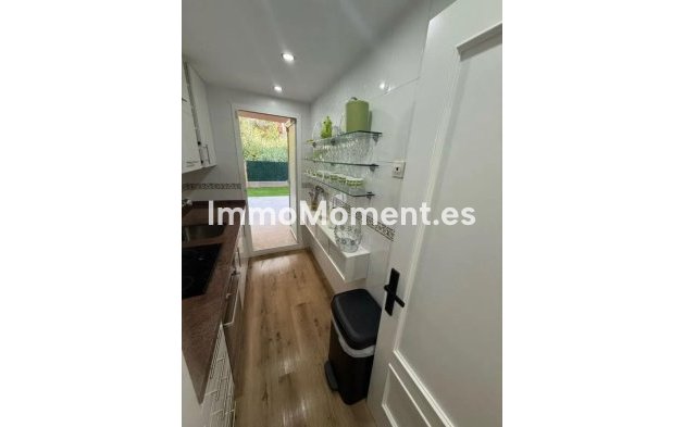 Resale - Apartment - Marbella - Las Chapas