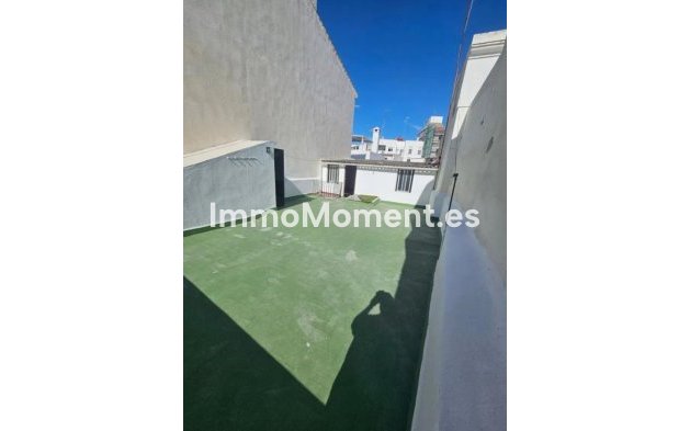 Bestaande woning - Geschakelde woning - Estepona  - Estepona Centro