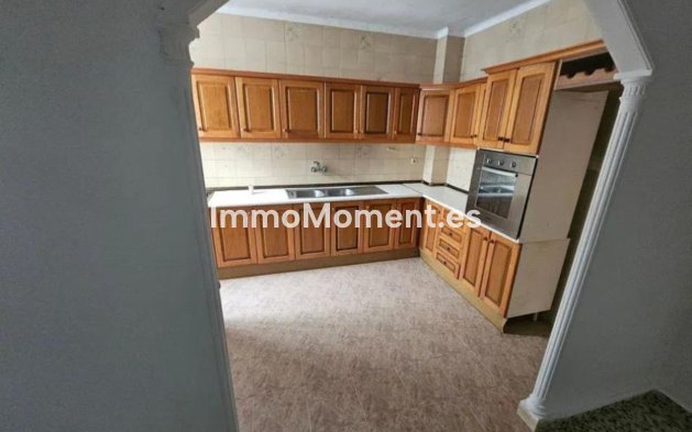 Bestaande woning - Geschakelde woning - Estepona  - Estepona Centro