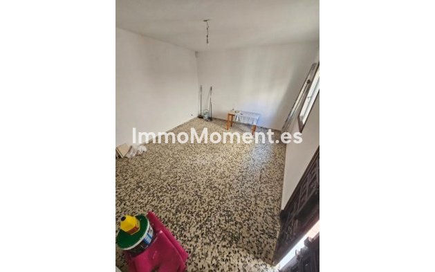 Bestaande woning - Geschakelde woning - Estepona  - Estepona Centro