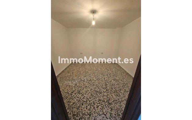 Bestaande woning - Geschakelde woning - Estepona  - Estepona Centro