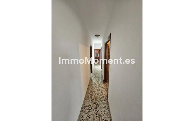 Bestaande woning - Geschakelde woning - Estepona  - Estepona Centro