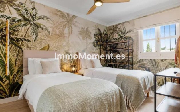 Resale - Apartment - Estepona - Benamara