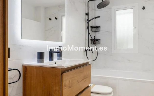 Resale - Apartment - Estepona - Benamara