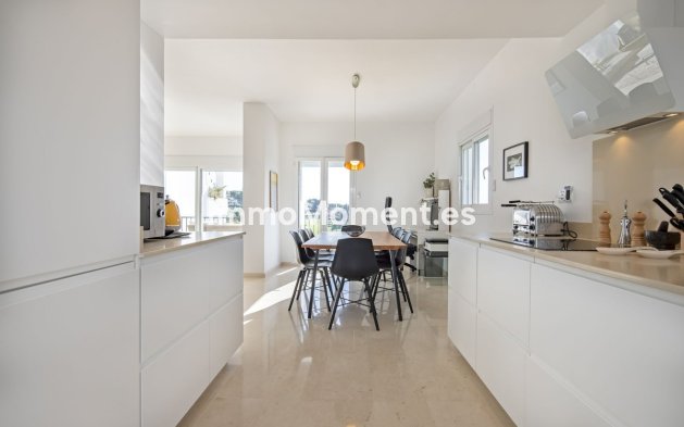 Wiederverkauf - Villa - Marbella - Nueva Andalucía