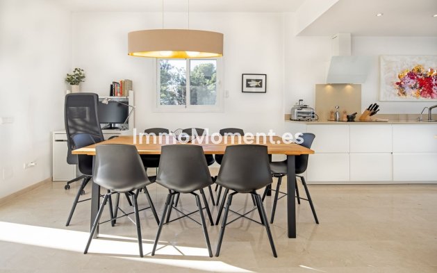 Wiederverkauf - Villa - Marbella - Nueva Andalucía