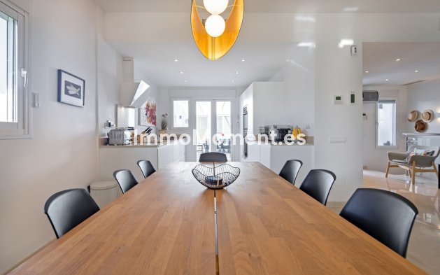 Wiederverkauf - Villa - Marbella - Nueva Andalucía