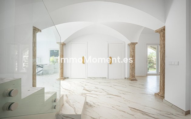 Wiederverkauf - Villa - Marbella - Marbella Centro