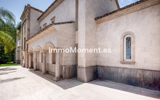 Wiederverkauf - Villa - Marbella - Marbella Centro