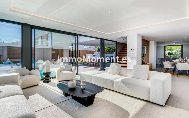 Resale - Villa - El Paraiso - New Golden Mile