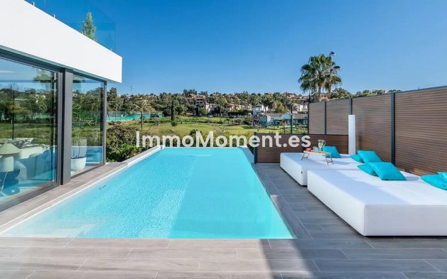 Resale - Villa - El Paraiso - New Golden Mile