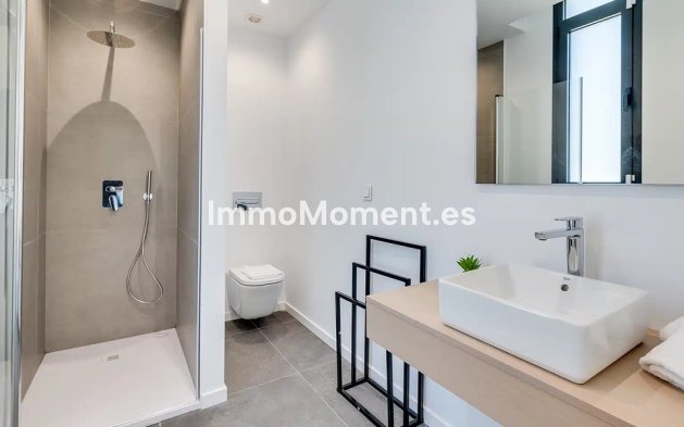 Resale - Villa - El Paraiso - New Golden Mile