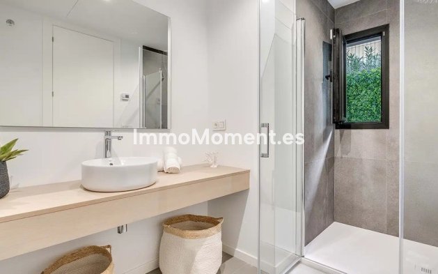 Resale - Villa - El Paraiso - New Golden Mile