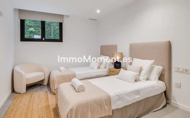Resale - Villa - El Paraiso - New Golden Mile