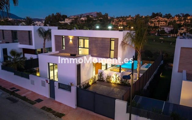 Resale - Villa - El Paraiso - New Golden Mile