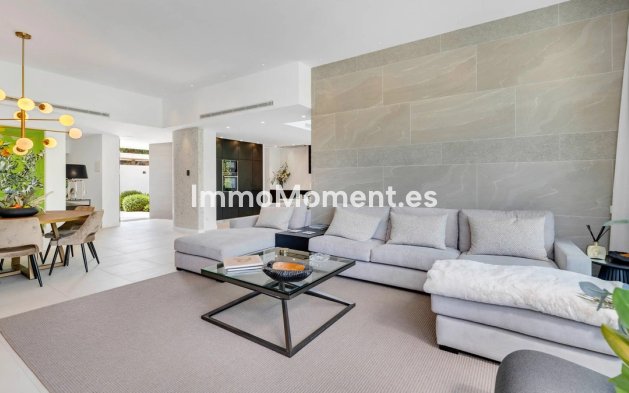 Resale - Villa - El Paraiso - New Golden Mile
