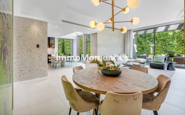 Resale - Villa - El Paraiso - New Golden Mile