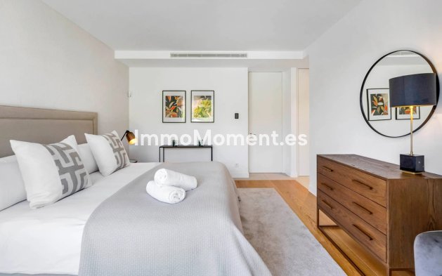 Resale - Villa - El Paraiso - New Golden Mile