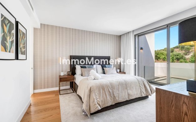 Resale - Villa - El Paraiso - New Golden Mile