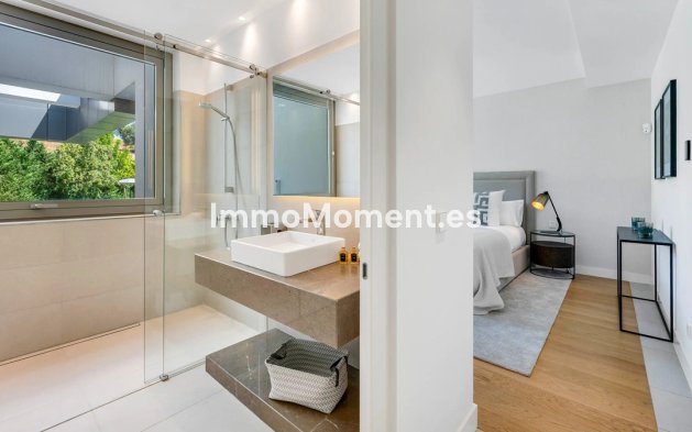 Resale - Villa - El Paraiso - New Golden Mile
