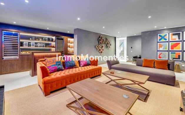 Resale - Villa - El Paraiso - New Golden Mile
