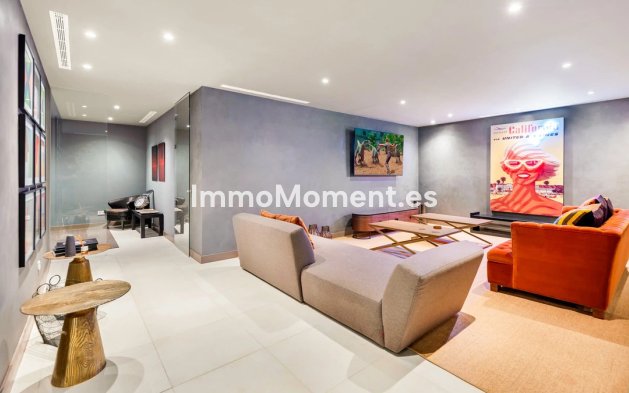 Resale - Villa - El Paraiso - New Golden Mile