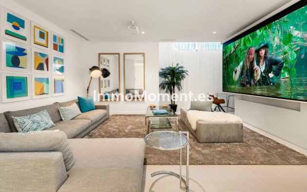 Resale - Villa - El Paraiso - New Golden Mile