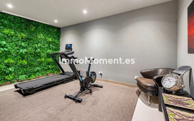 Resale - Villa - El Paraiso - New Golden Mile
