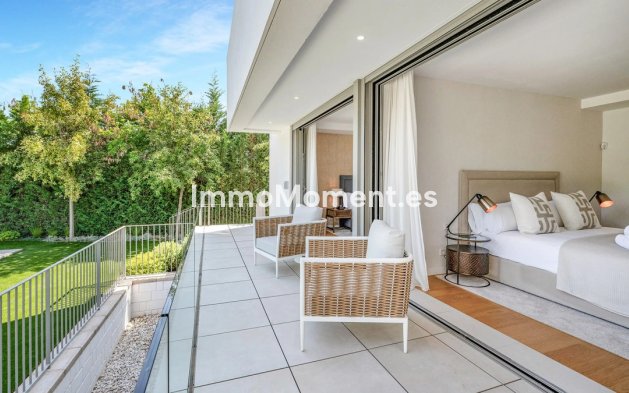Resale - Villa - El Paraiso - New Golden Mile